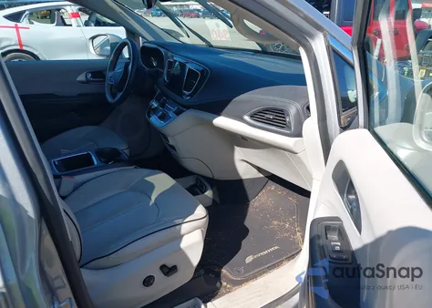 2018 Chrysler Pacifica Hybrid Limited from USA, damaged, VIN 2C4RC1N76JR111914